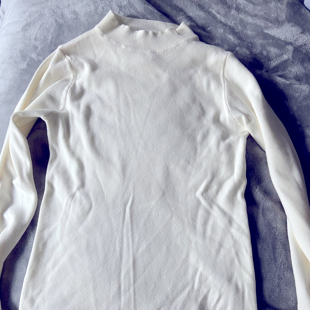 Molly Bracken Sweater - Cream Colored